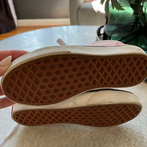 Vans, kids, pink and white canvas and suede EUC - Picture 6 of 7